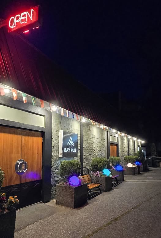Bay Pub